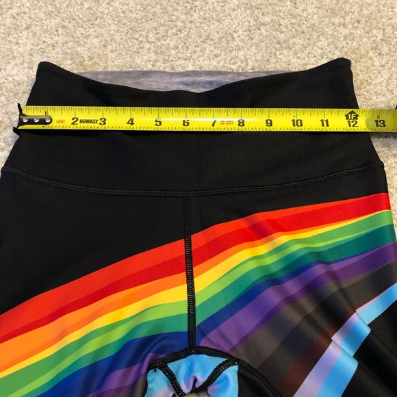 NWOT WITH Peloton Pride Flag Noir Capri Reversible Leggings - Picture 6 of 10
